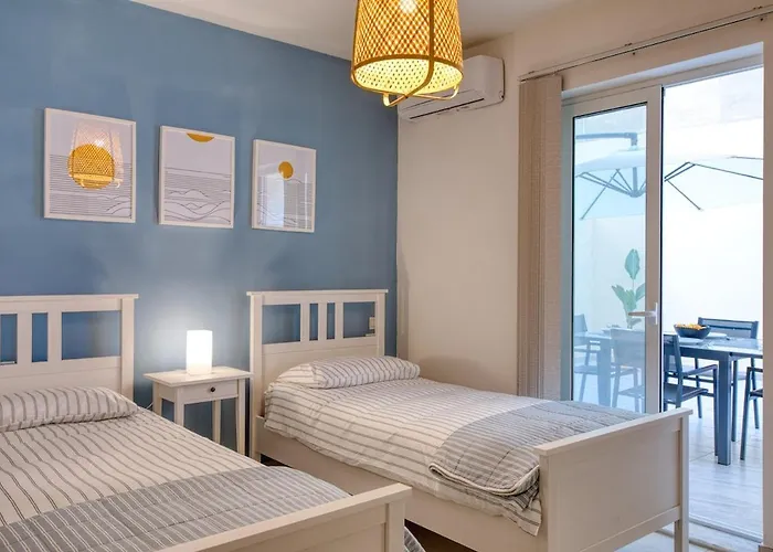 Modern 2 Bedroom Sliema Apt With Parking & Close To The Sea